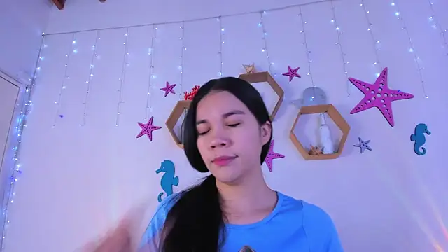 Emiily Parkerr online show from December 3, 2025, 3:07 am