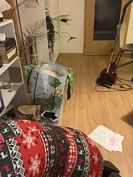 Off  Melonenmandy online show from November 30, 2025, 5:14 pm