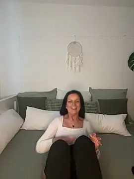 Snapshot of Off__Melonenmandy chatting on April 14, 2026, 5:29 pm Off Melonenmandy online show from April 14, 2026, 5:29 pm