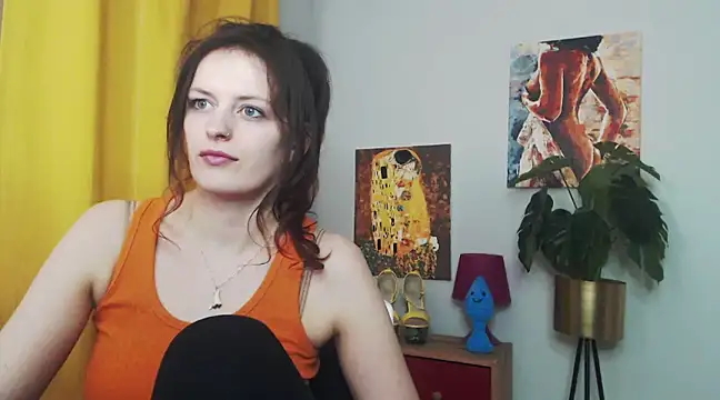 juicyNadine online show from February 6, 2025, 9:22 am