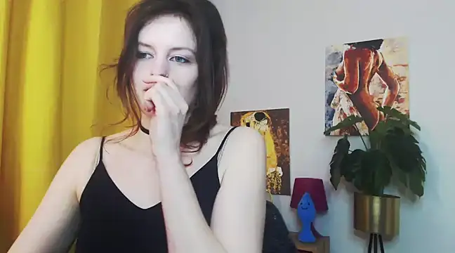 juicyNadine online show from February 5, 2025, 9:25 am
