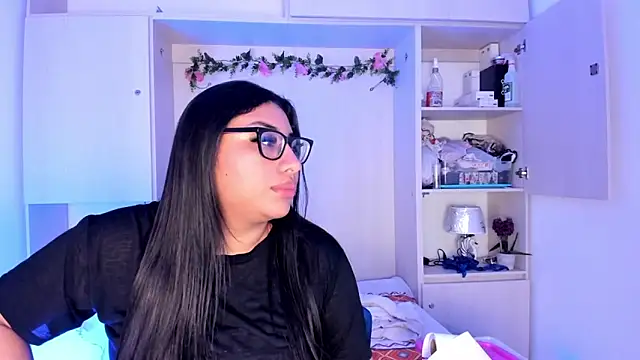 CANDYGABYY online show from March 10, 2026, 8:02 pm