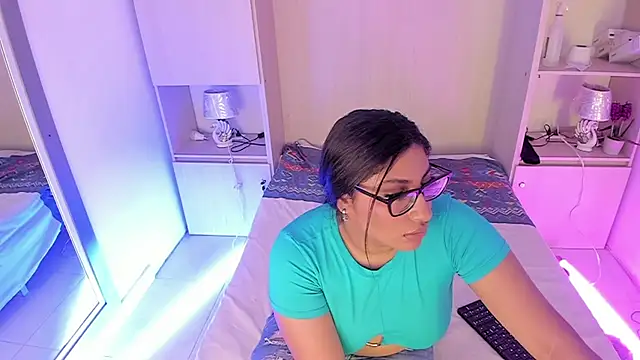 CANDYGABYY online show from March 3, 2026, 8:05 pm