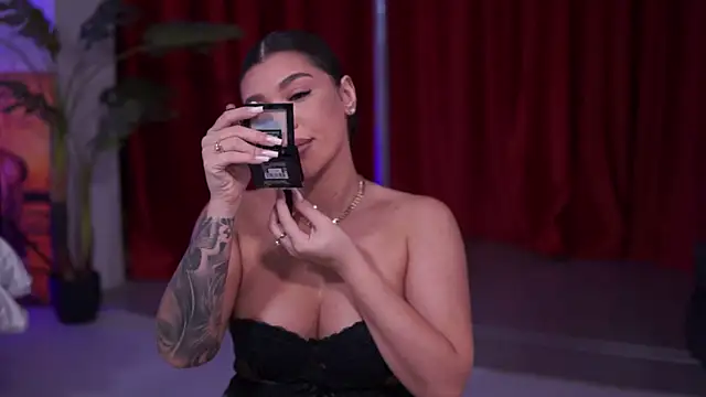 NatyDesiree online show from December 22, 2025, 7:36 pm