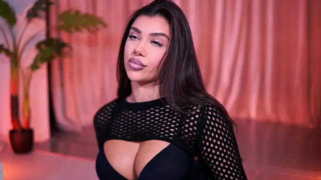 NatyDesiree online show from April 5, 2026, 7:20 pm