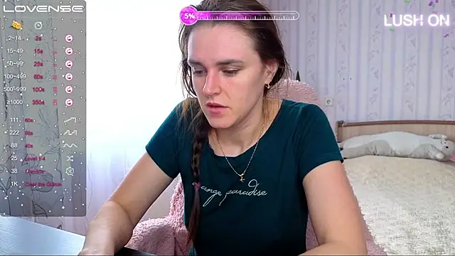 Bella  Swoon online show from March 30, 2026, 4:25 am