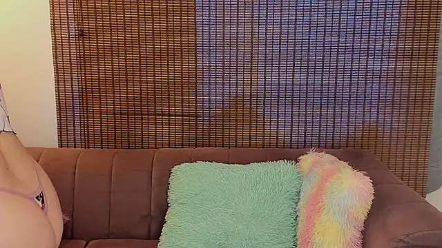 ariana cross online show from April 12, 2026, 12:52 pm