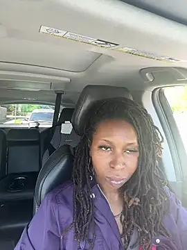LeyaHoneybuns online show from May 4, 2026, 3:37 pm