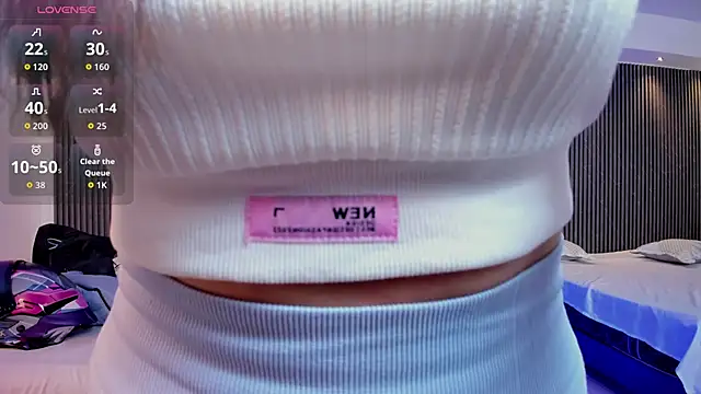 paulina sweett  online show from February 25, 2026, 1:11 pm