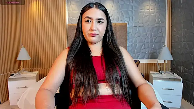 paulina sweett  online show from March 3, 2026, 12:45 pm