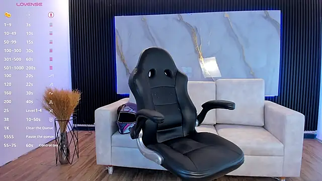 paulina sweett  online show from October 9, 2025, 12:49 pm