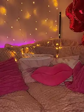 Chachou000 online show from March 6, 2025, 10:04 pm