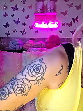 Chachou000 online show from May 29, 2026, 6:03 pm