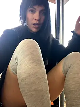 Val   online show from November 7, 2025, 7:07 pm