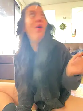 Val   online show from October 25, 2025, 9:04 pm