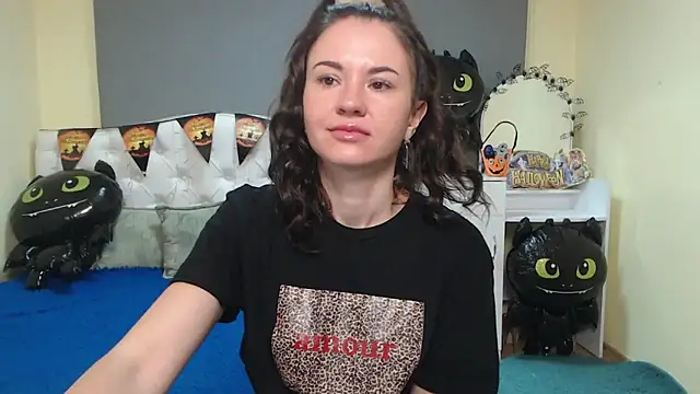 KaraCriegs online show from October 15, 2025, 5:21 pm