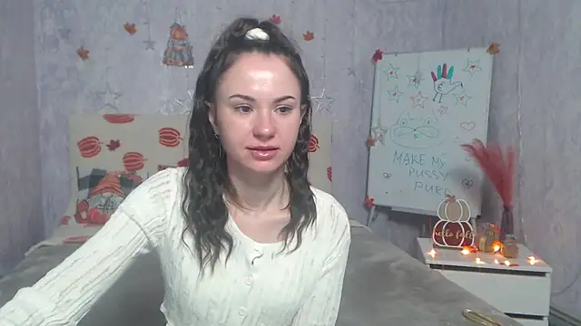 KaraCriegs online show from November 14, 2025, 6:22 pm