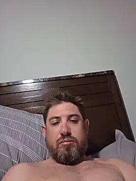 Snapshot of caliguy37 chatting on May 26, 2026, 5:05 am caliguy37 online show from May 26, 2026, 5:05 am