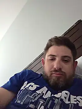 Snapshot of caliguy37 chatting on June 1, 2026, 4:50 pm caliguy37 online show from June 1, 2026, 4:50 pm