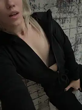 ShhhO O online show from October 7, 2025, 5:41 am