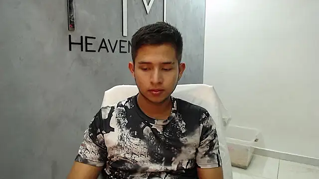 Snapshot of harold_18_ chatting on February 9, 2026, 5:33 pm harold 18 online show from February 9, 2026, 5:33 pm