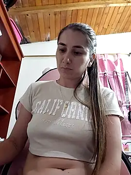 Snapshot of Iris_love18 chatting on June 27, 2026, 1:44 am Iris love18 online show from June 27, 2026, 1:44 am