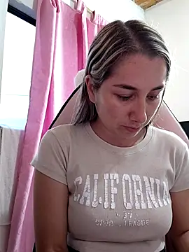 Iris love18 online show from March 29, 2026, 11:06 pm