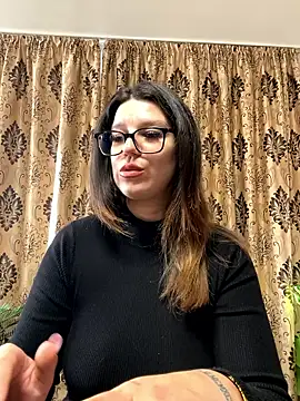 NadiraNoor online show from April 7, 2026, 5:09 am