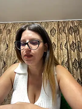 NadiraNoor online show from October 20, 2025, 8:53 pm