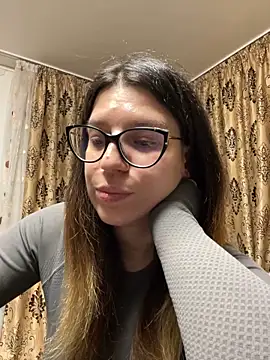 NadiraNoor online show from February 6, 2026, 1:01 am