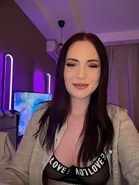 Snapshot of AvaGianna chatting on February 5, 2025, 5:42 pm AvaGianna online show from February 5, 2025, 5:42 pm
