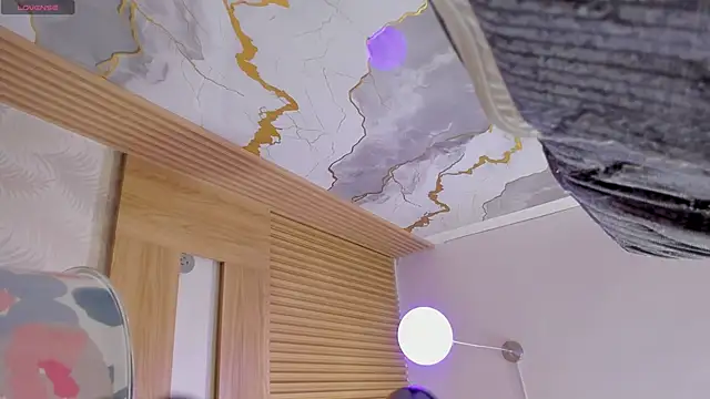 Elif blond online show from November 17, 2025, 10:25 pm