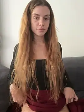 EmiliaCatalina online show from July 29, 2026, 4:39 pm