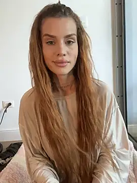 EmiliaCatalina online show from August 1, 2026, 5:33 pm