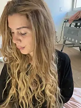 EmiliaCatalina online show from October 19, 2025, 7:16 pm