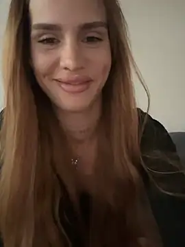 EmiliaCatalina online show from June 25, 2026, 7:19 pm