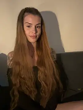 EmiliaCatalina online show from July 16, 2026, 11:24 pm