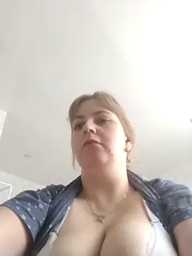 Lady nice cat online show from October 18, 2025, 4:25 am