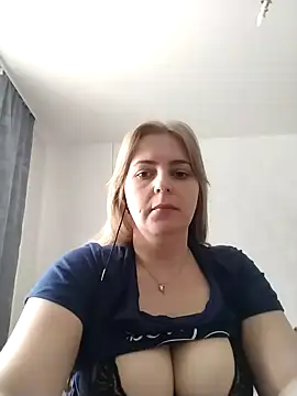 Lady nice cat online show from March 10, 2025, 4:49 am