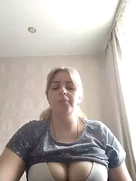 Lady nice cat online show from February 25, 2025, 3:52 am