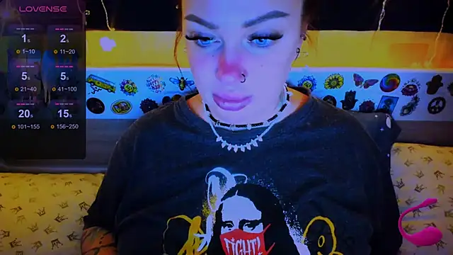 EllieOz online show from March 5, 2025, 3:18 pm