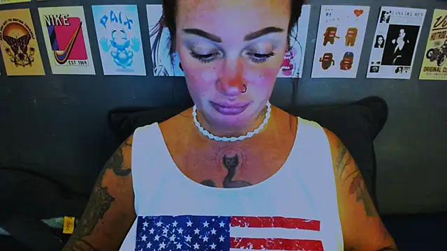 EllieOz online show from April 13, 2026, 4:55 pm