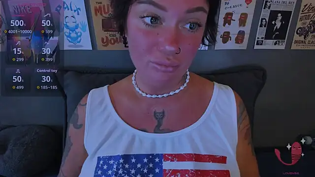 Snapshot of EllieOz chatting on June 1, 2026, 1:22 pm EllieOz online show from June 1, 2026, 1:22 pm