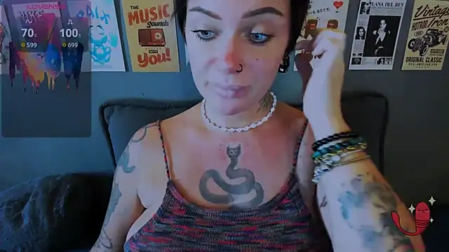 EllieOz online show from July 15, 2026, 3:08 pm