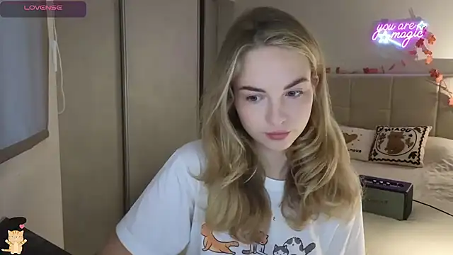 Miss Aliannaa online show from April 22, 2026, 9:27 am