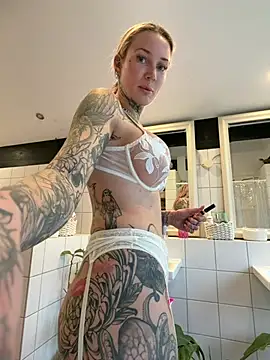 Snapshot of Stella-Kink chatting on February 9, 2026, 2:15 pm Stella-Kink online show from February 9, 2026, 2:15 pm