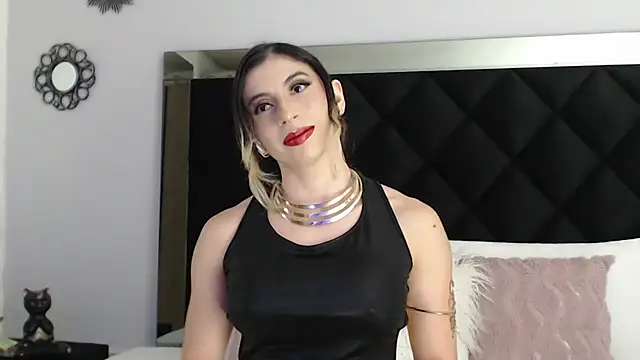 KinaCooper online show from October 17, 2025, 6:10 pm