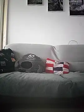 LauraBaby online show from March 29, 2026, 3:02 pm