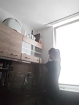 LauraBaby online show from January 14, 2026, 2:31 pm