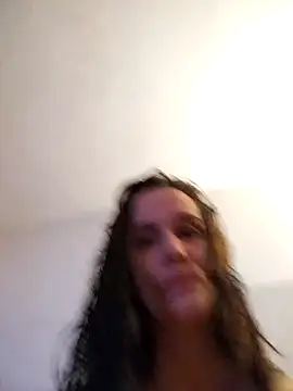 LauraBaby online show from December 13, 2025, 8:04 pm